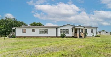 Discover the perfect blend of lake living, recreation, and - photo 1