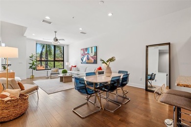 Urban Luxury Meets Modern Convenience in the heart of Downtown - photo 4