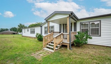 Discover the perfect blend of lake living, recreation, and - photo 5