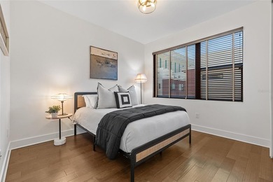 Urban Luxury Meets Modern Convenience in the heart of Downtown - photo 8