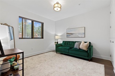 Urban Luxury Meets Modern Convenience in the heart of Downtown - photo 10