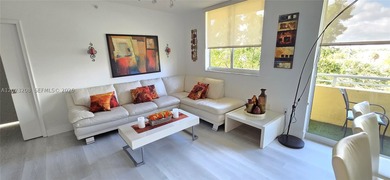 STUNNING CORNER UNIT FULLY FURNISHED!! MOVE IN READY! In the - photo 3
