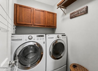 Beautifully updated 4-bedroom home in the heart of Seymour with - photo 13