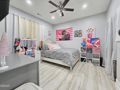 Beautifully updated 4-bedroom home in the heart of Seymour with - photo 14