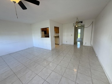 Welcome to this FIRST FLOOR 1 BEDROOM /1.1 BATH Condo located in - photo 19