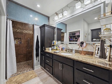 Beautifully updated 4-bedroom home in the heart of Seymour with - photo 20