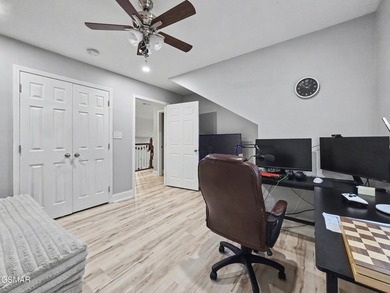 Beautifully updated 4-bedroom home in the heart of Seymour with - photo 23