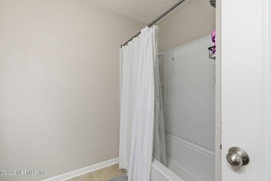 Single-story, four bedrooms, & a 2024 roof, let's start there - photo 27