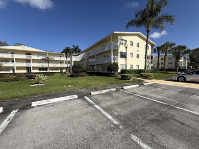 Welcome to this FIRST FLOOR 1 BEDROOM /1.1 BATH Condo located in - photo 39