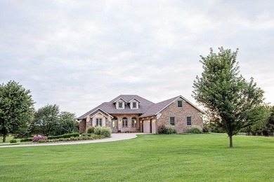 This extraordinary estate near beautiful Fellows Lake was built - photo 1