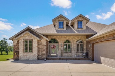 This extraordinary estate near beautiful Fellows Lake was built - photo 2