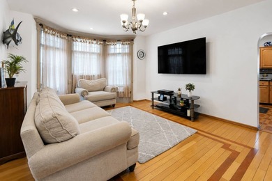 Rare offering on prestigious Ridge Boulevard. This corner - photo 15
