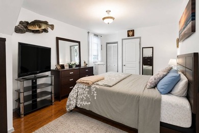 Rare offering on prestigious Ridge Boulevard. This corner - photo 16