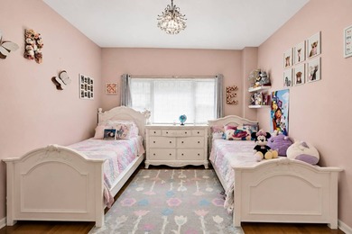 Rare offering on prestigious Ridge Boulevard. This corner - photo 17