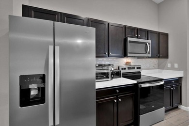 Short sale subject to lender approval. Don't miss this - photo 18