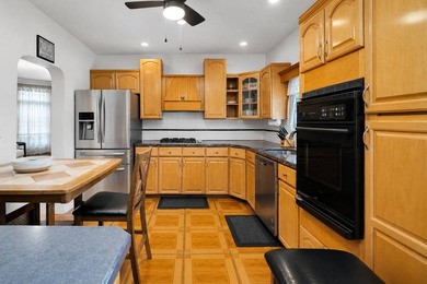 Rare offering on prestigious Ridge Boulevard. This corner - photo 23