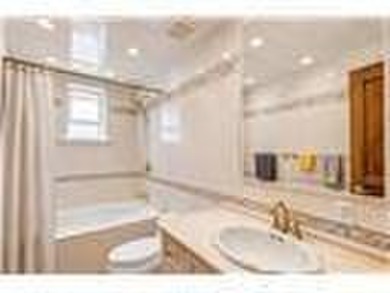Rare offering on prestigious Ridge Boulevard. This corner - photo 24