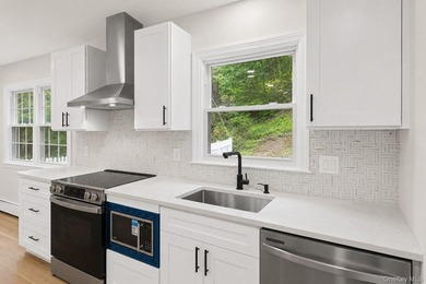 Welcome to 1 Gables Blvd, located in the heart of East Setauket - photo 8