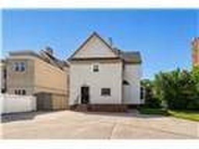 Rare offering on prestigious Ridge Boulevard. This corner - photo 30