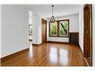 Rare offering on prestigious Ridge Boulevard. This corner - photo 34
