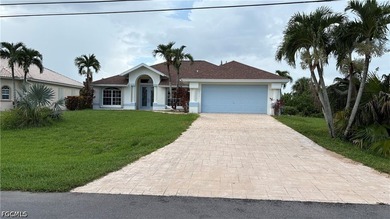 Property under renovation - Just needs new tile - new paint - photo 5