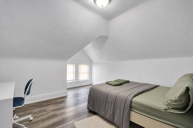 Rare offering on prestigious Ridge Boulevard. This corner - photo 39