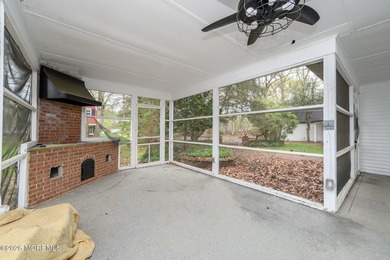Your Forever Home Awaits! Beautiful 5 Bed 3.5 Bath Custom - photo 15