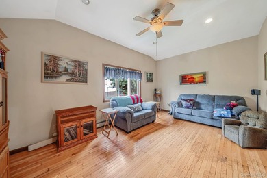 Enjoy the possibilities this charming 3-bedroom, 1-bath ranch - photo 6