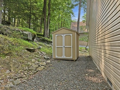 Feels like new! This charming chalet sits on an oversized lot - photo 19