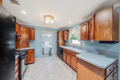 Enjoy the possibilities this charming 3-bedroom, 1-bath ranch - photo 10