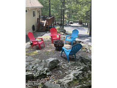 Feels like new! This charming chalet sits on an oversized lot - photo 23