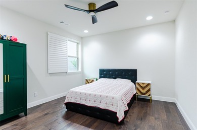 Experience refined golf course living in the highly sought-after - photo 32