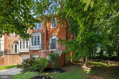 OPEN Sunday 7/19 1-3 PM. Welcome to this end-unit townhome - photo 2