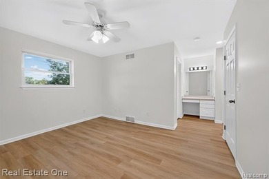 Charming 3-bedroom, 2-bath home in Gibraltar's highly - photo 11