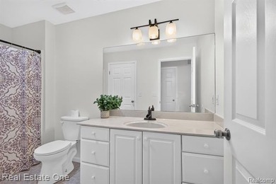 Charming 3-bedroom, 2-bath home in Gibraltar's highly - photo 19