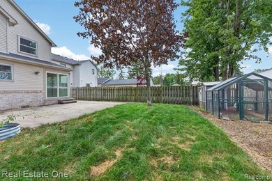 Charming 3-bedroom, 2-bath home in Gibraltar's highly - photo 21