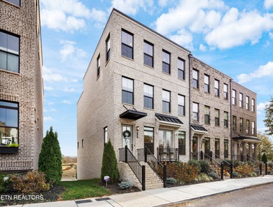 Lake Home Sale Pending in Knoxville, Tennessee