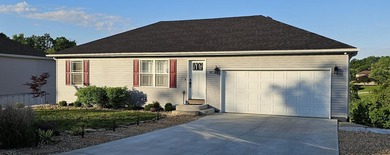 This home still literally looks brand new! Home is non smoking - photo 2