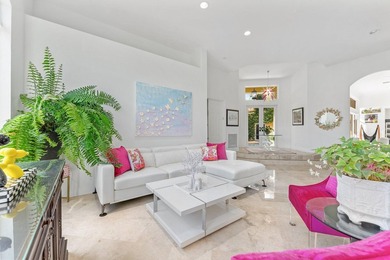 Welcome to this stunning courtyard home with 1/1 separate guest - photo 14