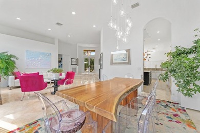 Welcome to this stunning courtyard home with 1/1 separate guest - photo 16