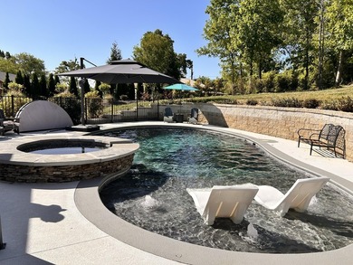 A magnificent private oasis, tucked behind a gated entry and set - photo 20