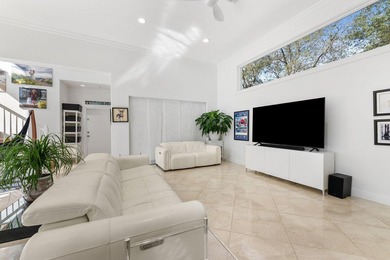 Welcome to this stunning courtyard home with 1/1 separate guest - photo 20