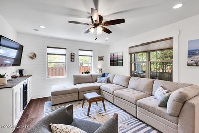RELAXED COASTAL COTTAGE LIVING! We welcome you to 319 NE 42nd - photo 22