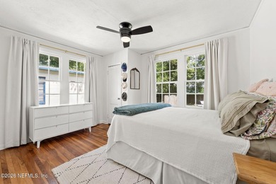 Welcome home to Murray Hill! This beautifully renovated - photo 22