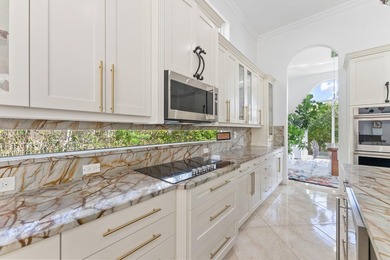 Welcome to this stunning courtyard home with 1/1 separate guest - photo 23