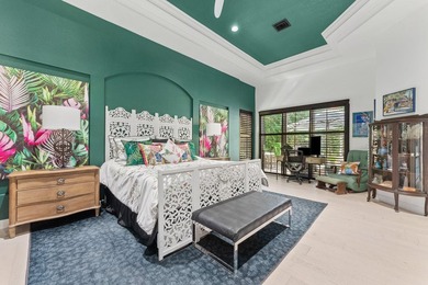Welcome to this stunning courtyard home with 1/1 separate guest - photo 24