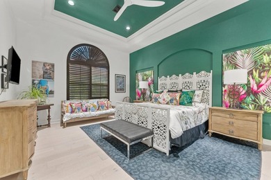 Welcome to this stunning courtyard home with 1/1 separate guest - photo 25