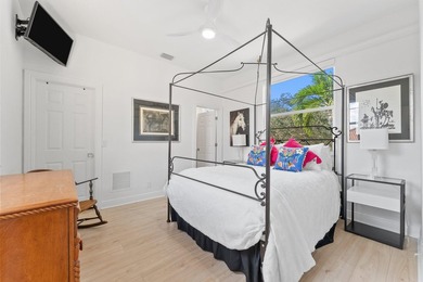 Welcome to this stunning courtyard home with 1/1 separate guest - photo 28