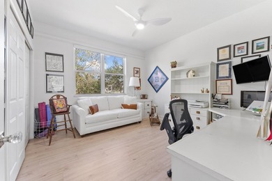 Welcome to this stunning courtyard home with 1/1 separate guest - photo 32