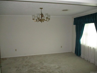 Welcome home to this spacious and well-designed property - photo 7
